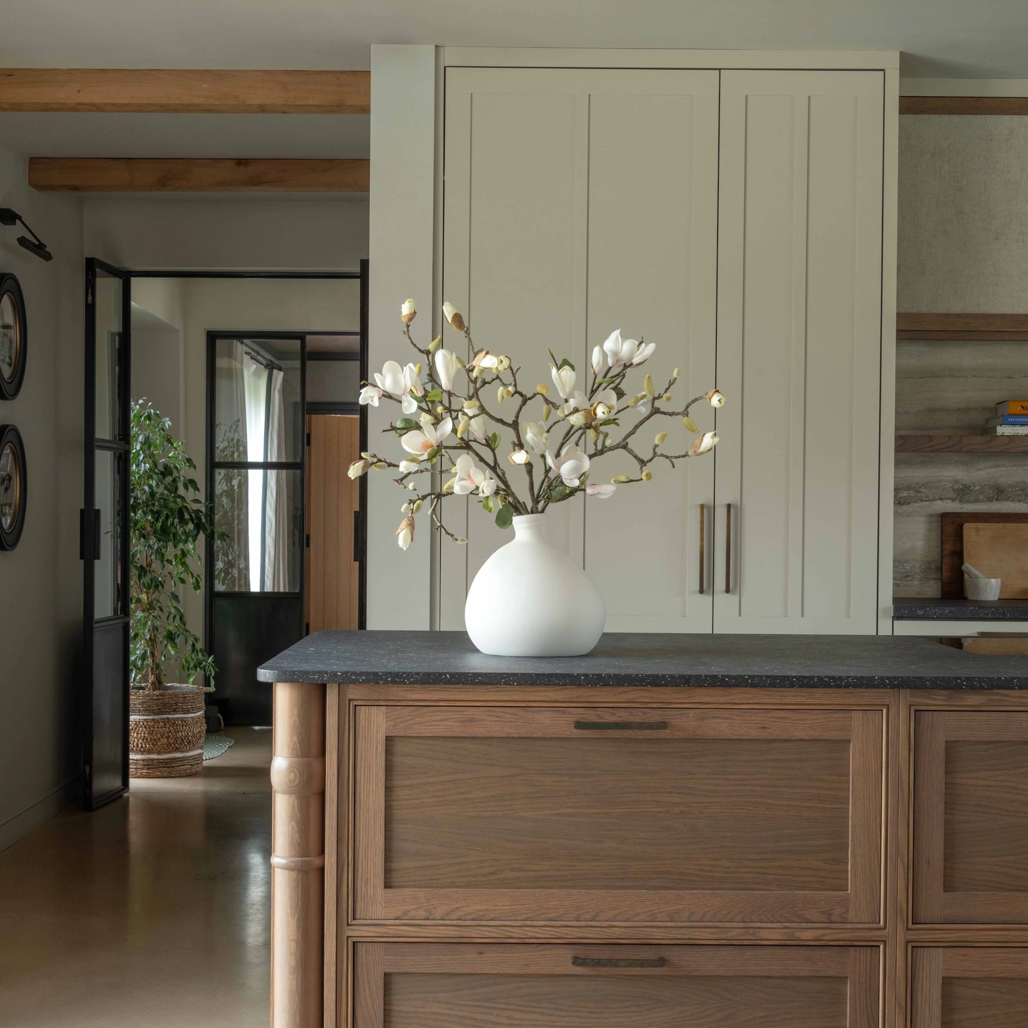Artificial Mixed Magnolia Arrangement - Image 4