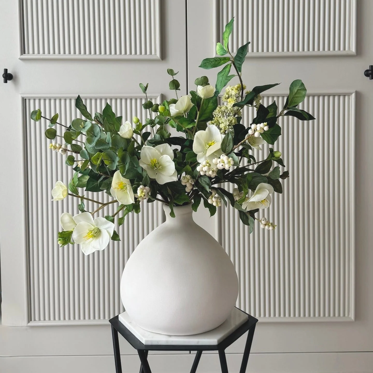 Hellebore & Berries Artificial Arrangement - Image 4