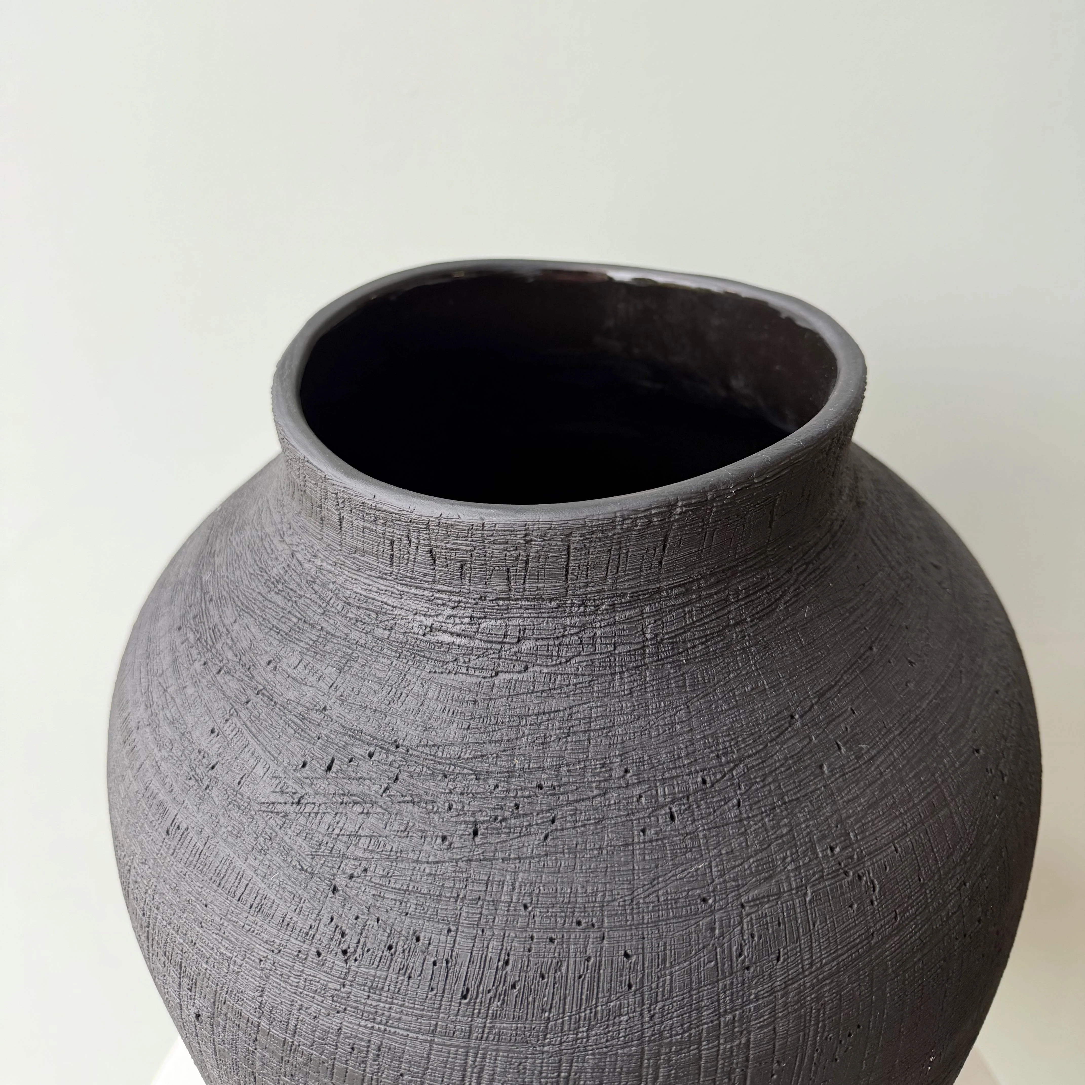 Large Black Textured Vase - Image 4
