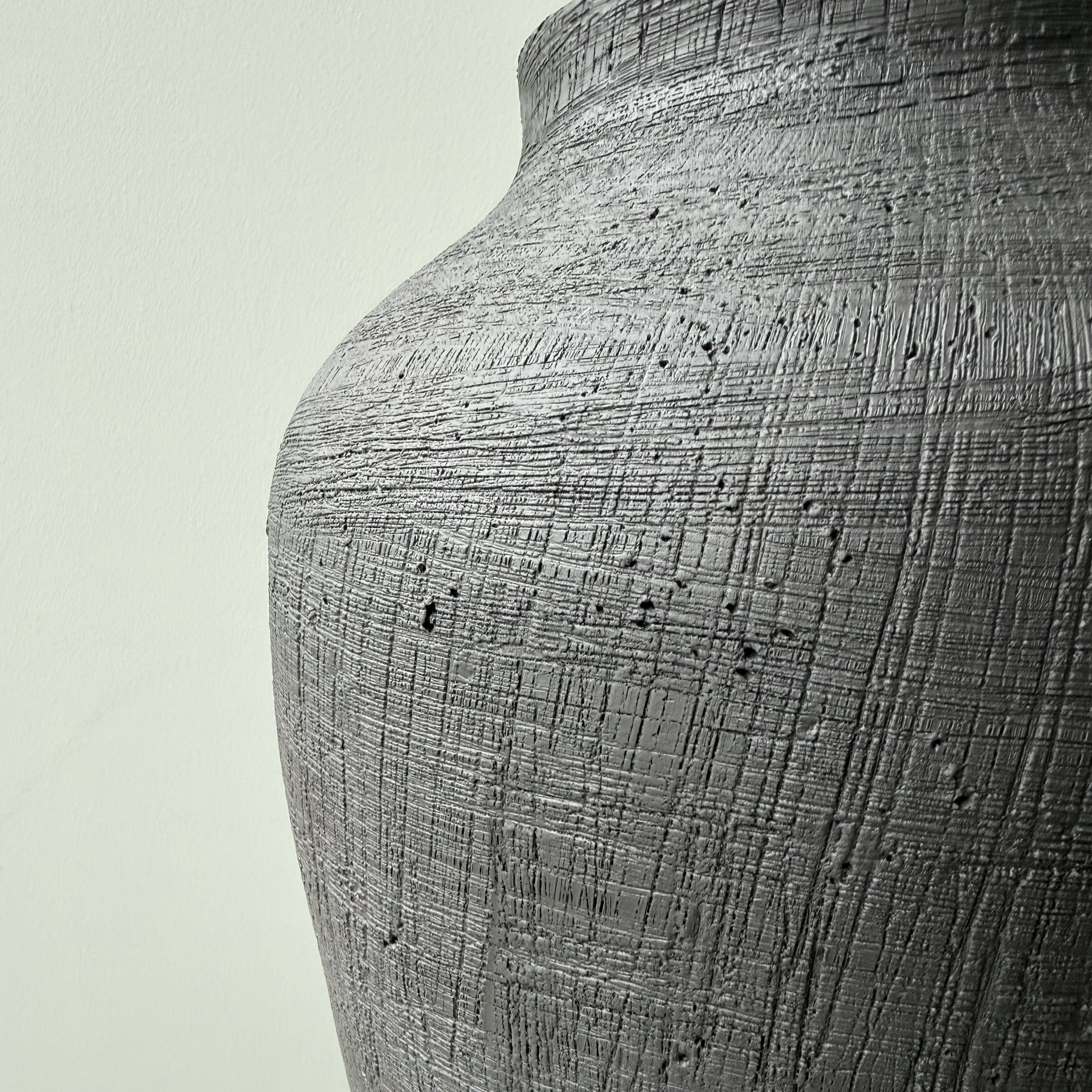 Large Black Textured Vase - Image 5